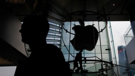 Apple има повече онлайн купувачи от Walmart
