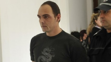 16 години затвор за баща-изнасилвач