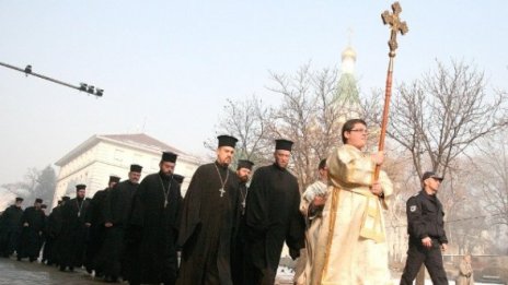 Църквата се обърка. Не била против метода ин витро 