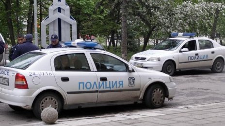 Телефонни изманици взеха 2900 лева от баба