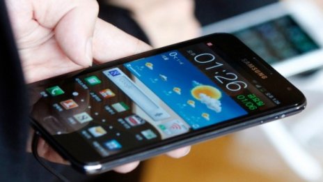 Samsung се циментира на първото място