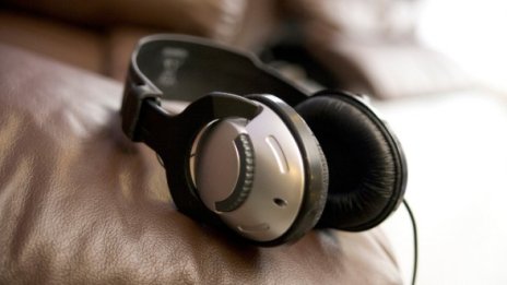 Дигиталните продажби на музика надминаха физическите през 2011