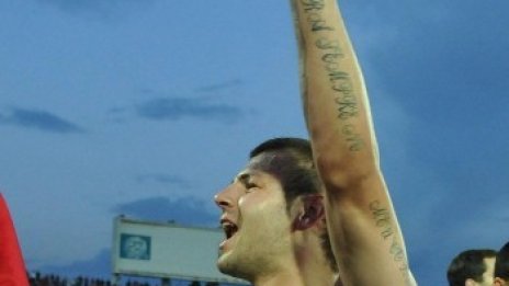Поляци вадят 800 000 евро за Спас Делев