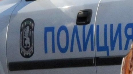 Оръжие и черна маска с прорези иззети от кола във Враца