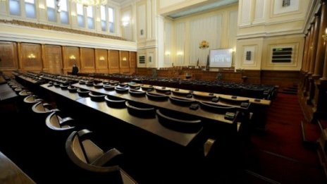 За час депутатите се наработиха