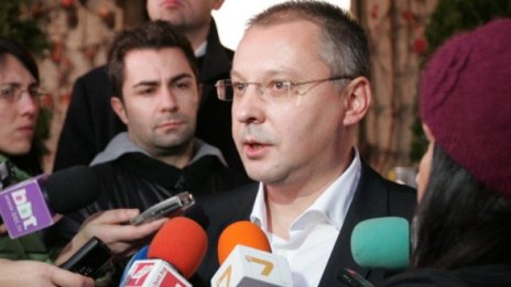 Явно на Борисов и зимата му пречи, скочи Станишев 