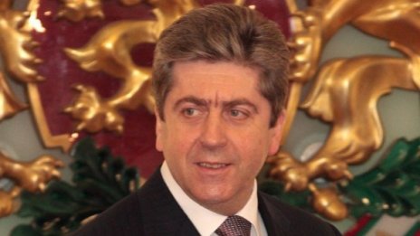 Първанов не вижда кой би сменил в близката година Борисов