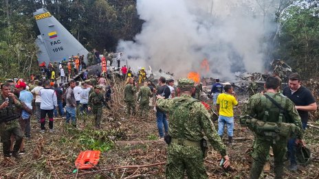 Броят на жертвите при катастрофата на военния самолет в Колумбия нарасна до 66