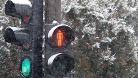 Общината е обработила основните улици в София срещу снега