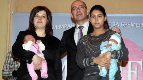 Здравният министър ориса бебетата на годината