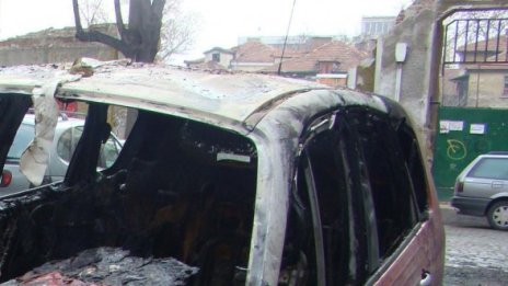 Лек автомобил горя в хасковско село