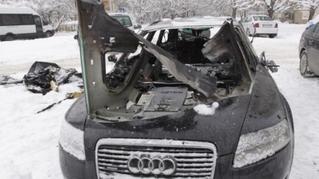 Ауди горя в столичния квартал "Бъкстон"