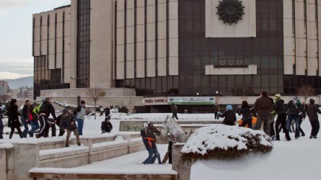 Снежен град и... бой със снежни топки
