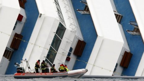 Хванаха свещеник в лъжа покрай трагедията с италианския кораб