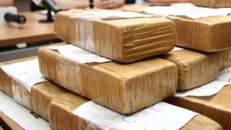 Закопчаха двама румънци с 8 кг хероин на Капитан Андреево 