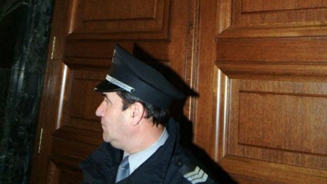 Осъдиха хулиган, отхапал ухо за спорта