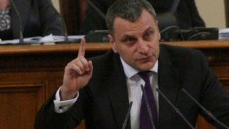Фризерът в Министерския съвет се препълни!