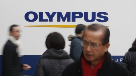 Закопчаха бивш топ мениджър на Olympus