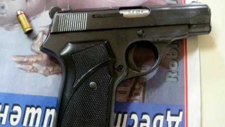 Маскиран сви 800 лв от магазин в Казанлък