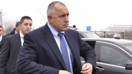 Нешева – лъжичката катран в меда!