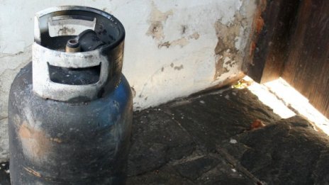 Взрив на газова бутилка рани 31-годишен в "Надежда"