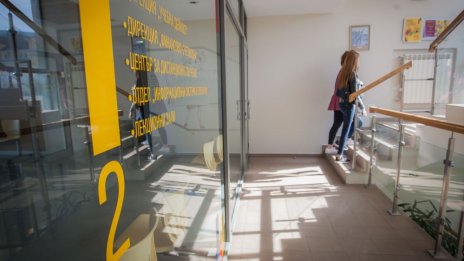 Университетът по застраховане и финанси стартира безплатна лятна академия за ученици
