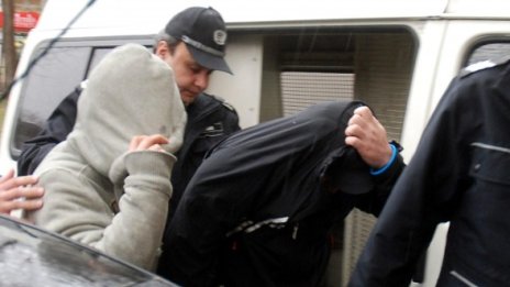 Петима задържани за отвличане и побой в Симеоновград