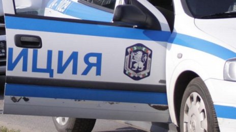 "Пасат" се удари в автобус с 14 деца, няма пострадали