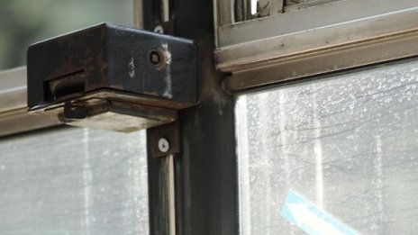 Спират издаването на карти за една линия