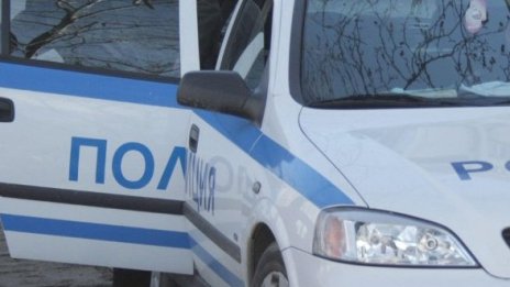 Маскирани и въоръжени обраха златарско ателие в Казанлък 