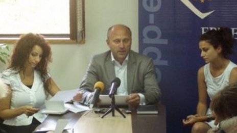 Заради далаверки депутати разваляли имиджа на НС