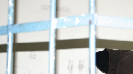 Постоянен арест за мъжа, убил жена си с винкел в Дупница