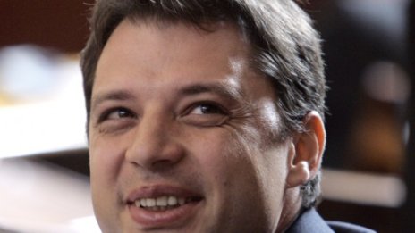 Амбицираният Добрев обеща растеж и първи копки 