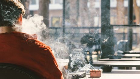 Рязкото увеличение на данъците върху тютюна: Изпитана рецепта за фискален и социален срив