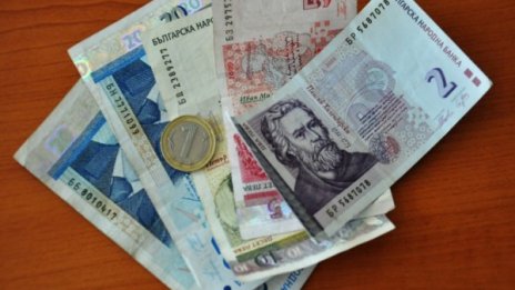 Счетоводителка гушна 200 бона от шефа си