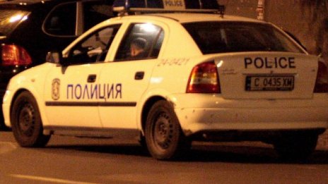 Закопчаха трима в София за кражба на кола