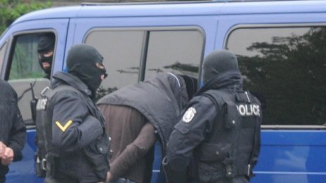 Разбиха група фалшификатори на пари и документи