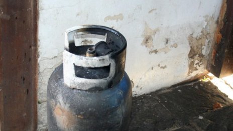 Евакуираха цял блок в София заради миризма на газ 