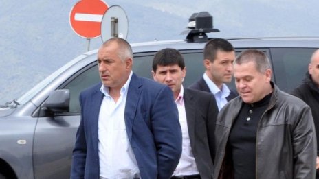 Партиите на кръстопът, а "Борисов не е от тестото на героите"