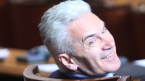 България трябваше да бойкотира Македония, смята Сидеров