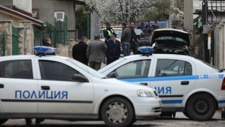 Радомирец кътал в гаража си 225 л алкохол за продан