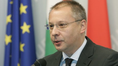 Станишев зове: Славов, предай делегатската си карта!
