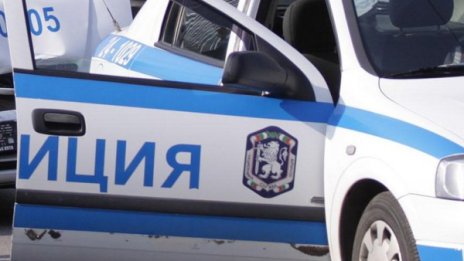 Издирват 14-годишно момиче и 3-годишното й братче 