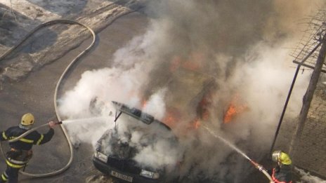 Запалиха колата на сина на свидетелка срещу братя Галеви