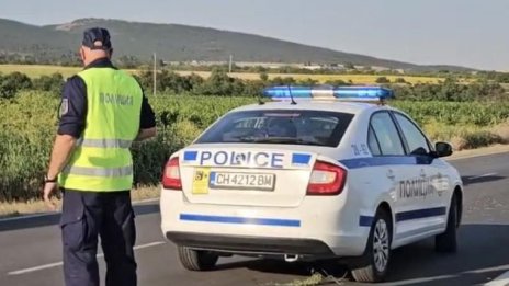 Затвориха Прохода на Републиката заради обърнат тир