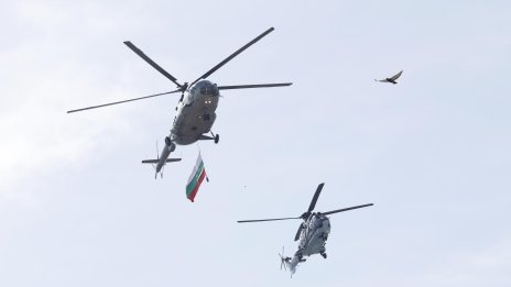 На Гергьовден: Без парад в София, ще лети само военната авиация 