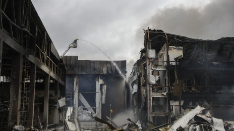 Украйна е поразила две руски петролни рафинерии