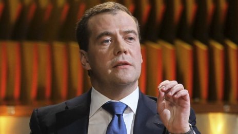 Медведев не бил "технически премиер"