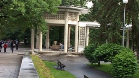 Търсят пари за Колонадата в Хисаря