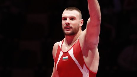 Наталия Киселова поздрави златния медалист Кирил Милов